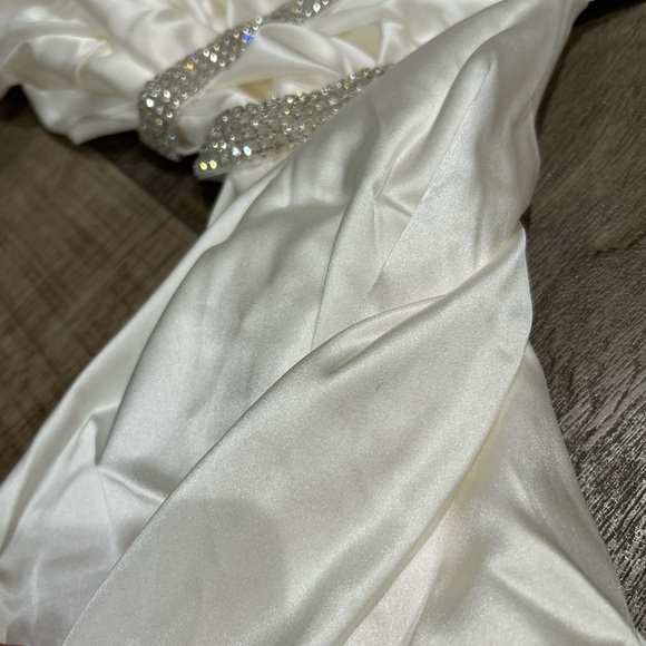 Nué Nue studio Bianca crystal wrap top in ivory - Picture 12 of 14